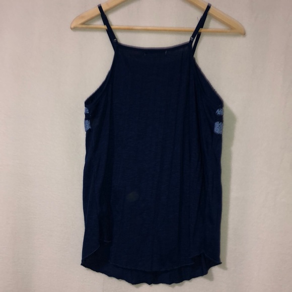 Beautiful woman tank top - Picture 2 of 4